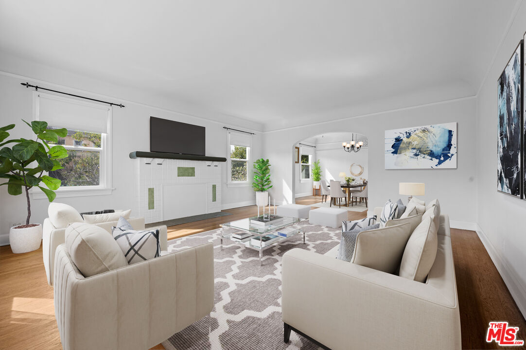 Property Photo:  1181  S Highland Ave  CA 90019 
