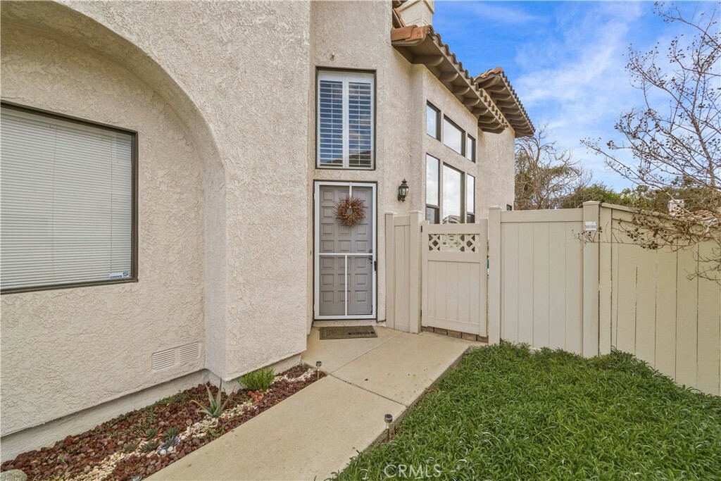 Property Photo: 1550 San Fernando Dr CA 92882
