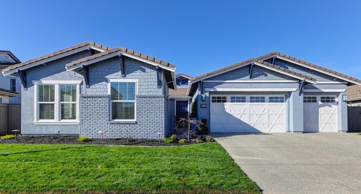Property Photo: 2744 Bickleigh Loop CA 95747
