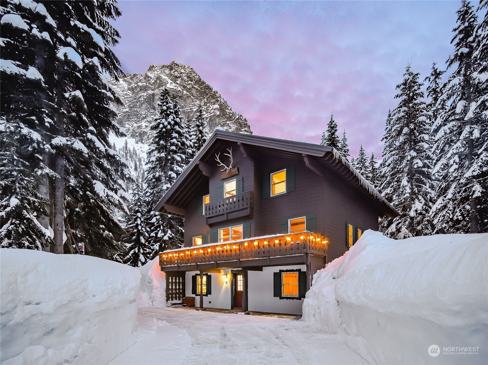 Property Photo:  16 Alpental Strasse  WA 98068 