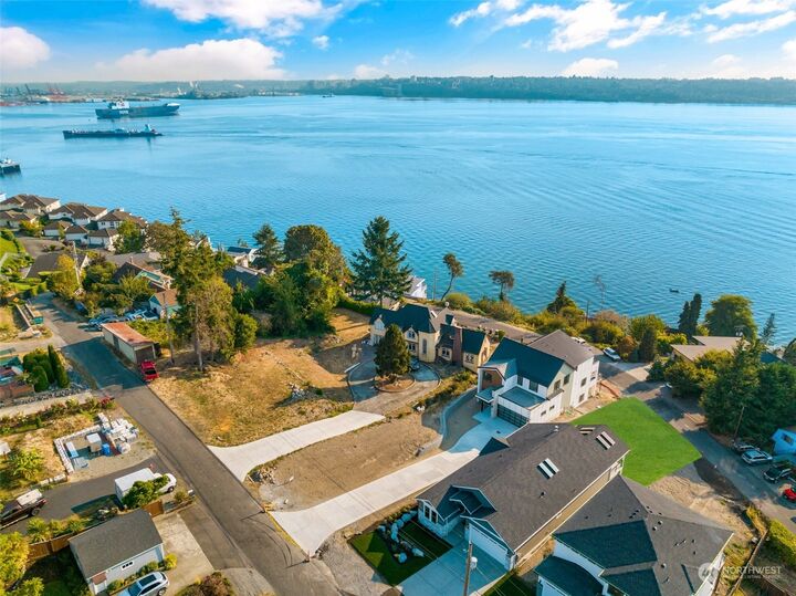 Property Photo:  4702 Foster Place NE  WA 98422 