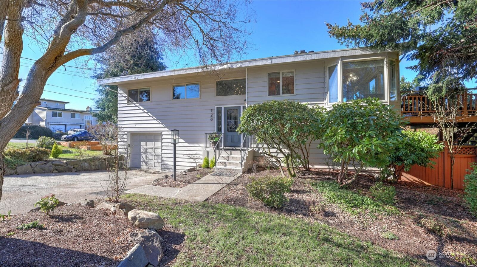 Property Photo:  720 8th Avenue S  WA 98020 