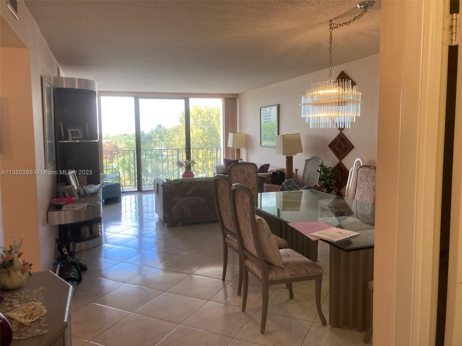 Property Photo: 400 Leslie Dr 529 FL 33009