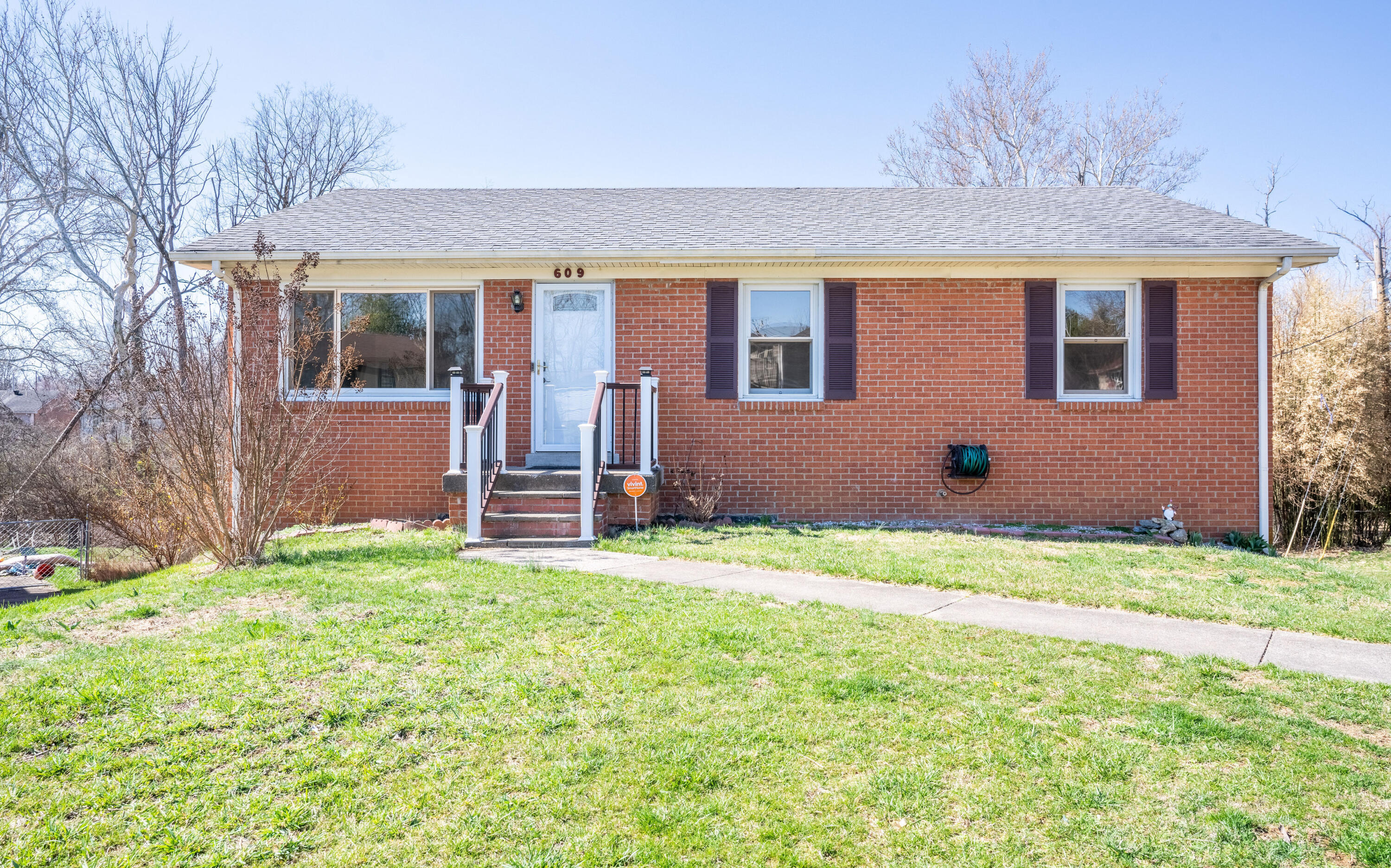 Property Photo: 609 Easthills Court KY 40517