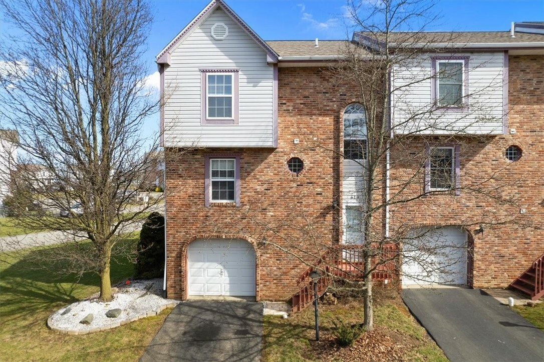 Property Photo:  619 Carters Grove Dr  PA 15044 