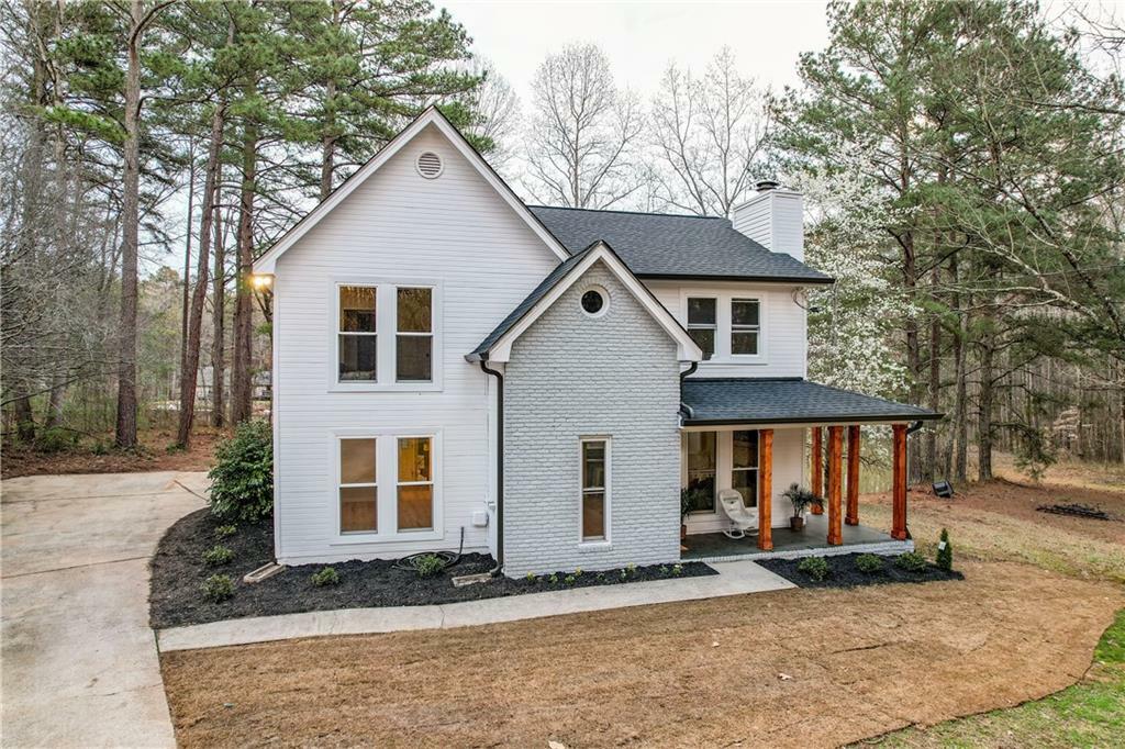 Property Photo: 1918 Lake Ridge Court GA 30236