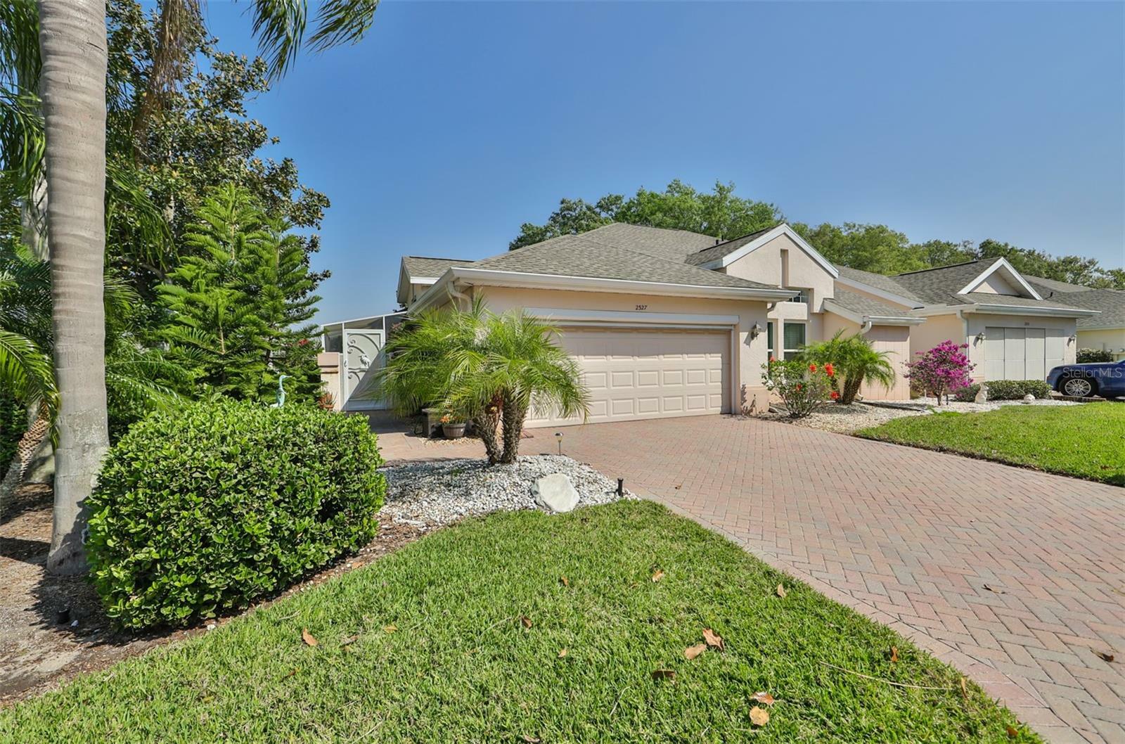 Property Photo:  2327 Mooney Place  FL 33573 