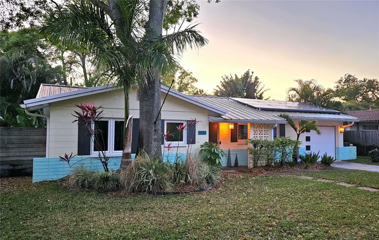 Property Photo:  1034 Country Club Road N  FL 33710 