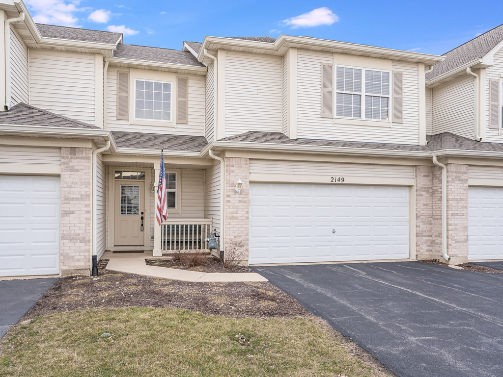 Property Photo:  2149 Sunrise Circle  IL 60503 