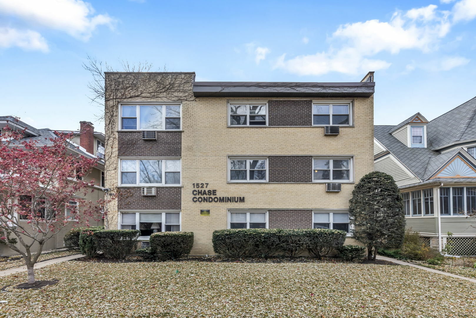 Property Photo:  1527 W Chase Avenue 2C  IL 60626 