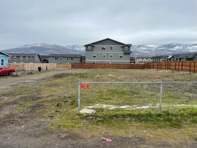 411 Talent Avenue  Talent OR 97540 photo