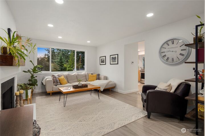 Property Photo: 6109 NE 203rd Street WA 98028