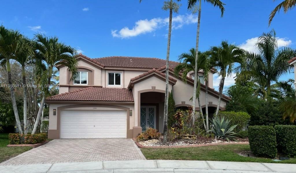 Property Photo:  1310 Leeward Way  FL 33327 