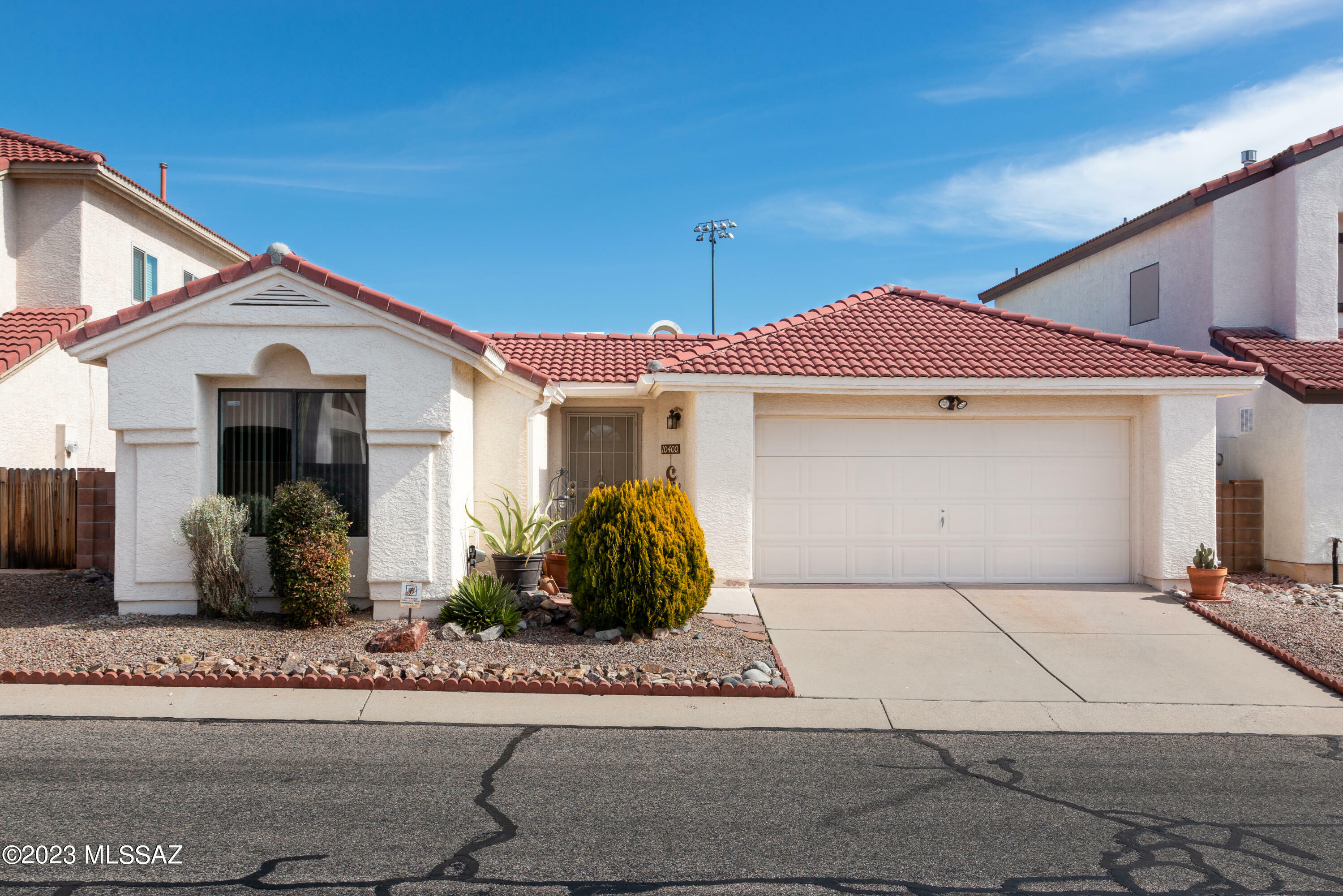 Property Photo:  10400 N Fair Mountain Drive  AZ 85737 