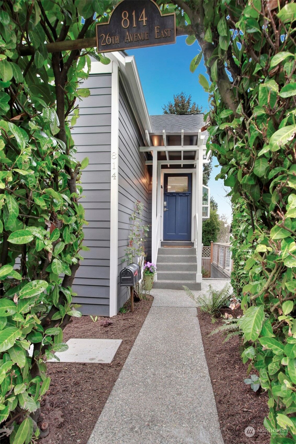 Property Photo:  814 26th Avenue E  WA 98112 