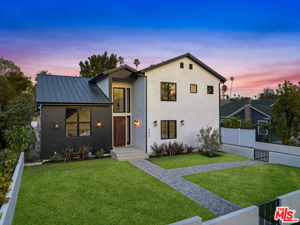 Property Photo: 222 S Gramercy Pl CA 90004