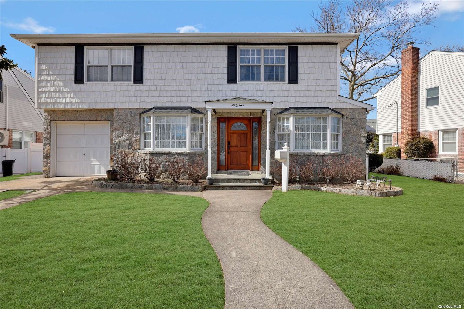 Property Photo:  61 Devonshire Drive  NY 11040 