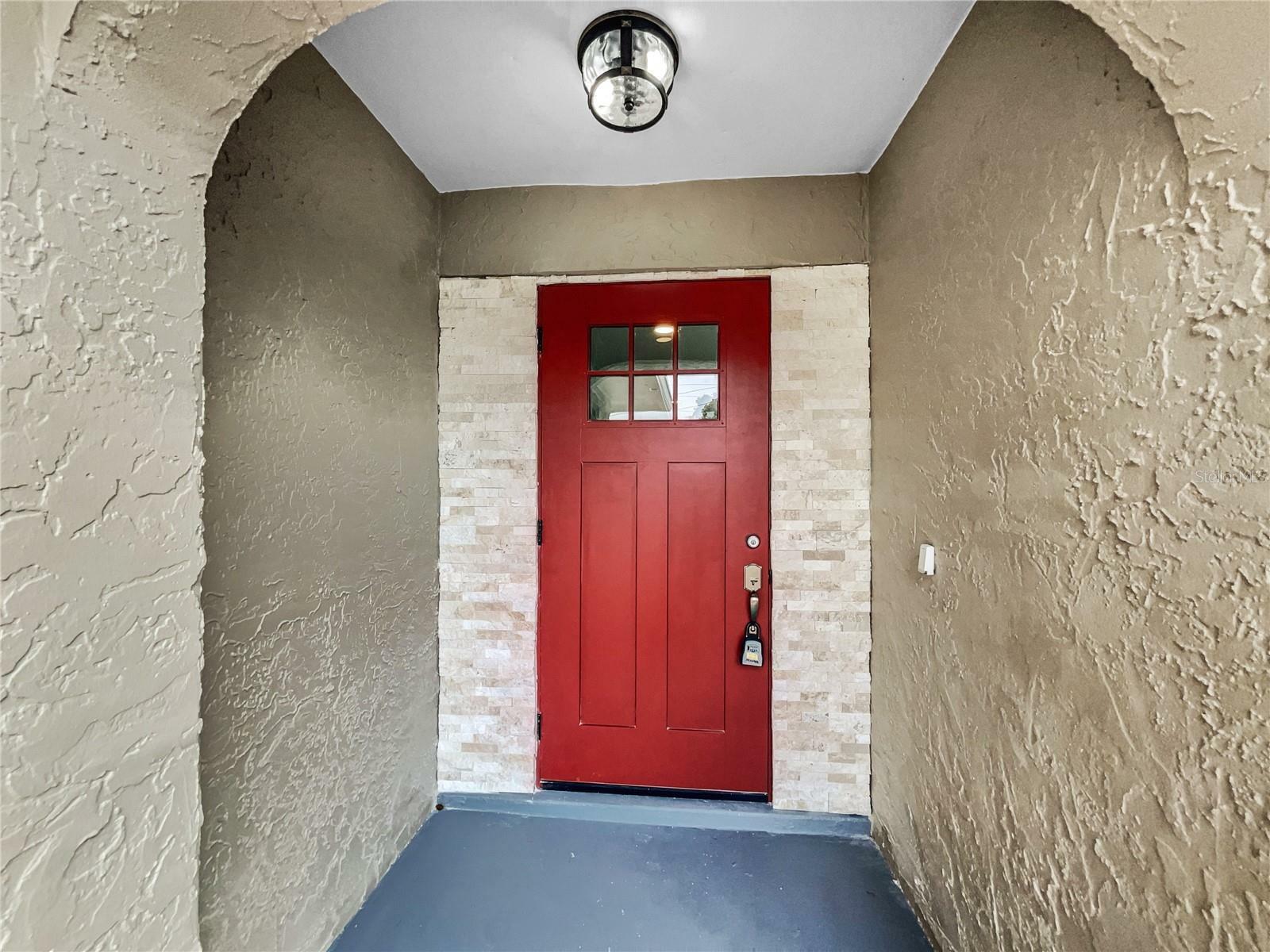 Property Photo: 653 Parkwood Avenue FL 32714