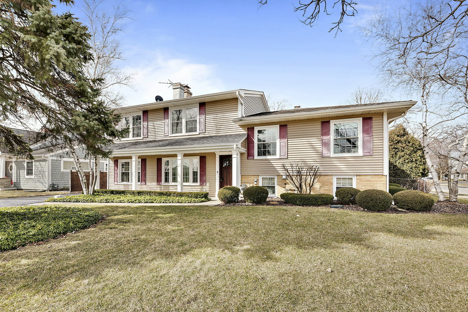 Property Photo:  470 Huehl Road  IL 60062 