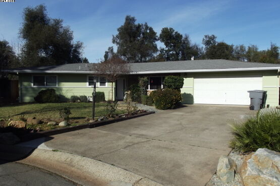 Property Photo:  540 Gary Court  CA 96002 
