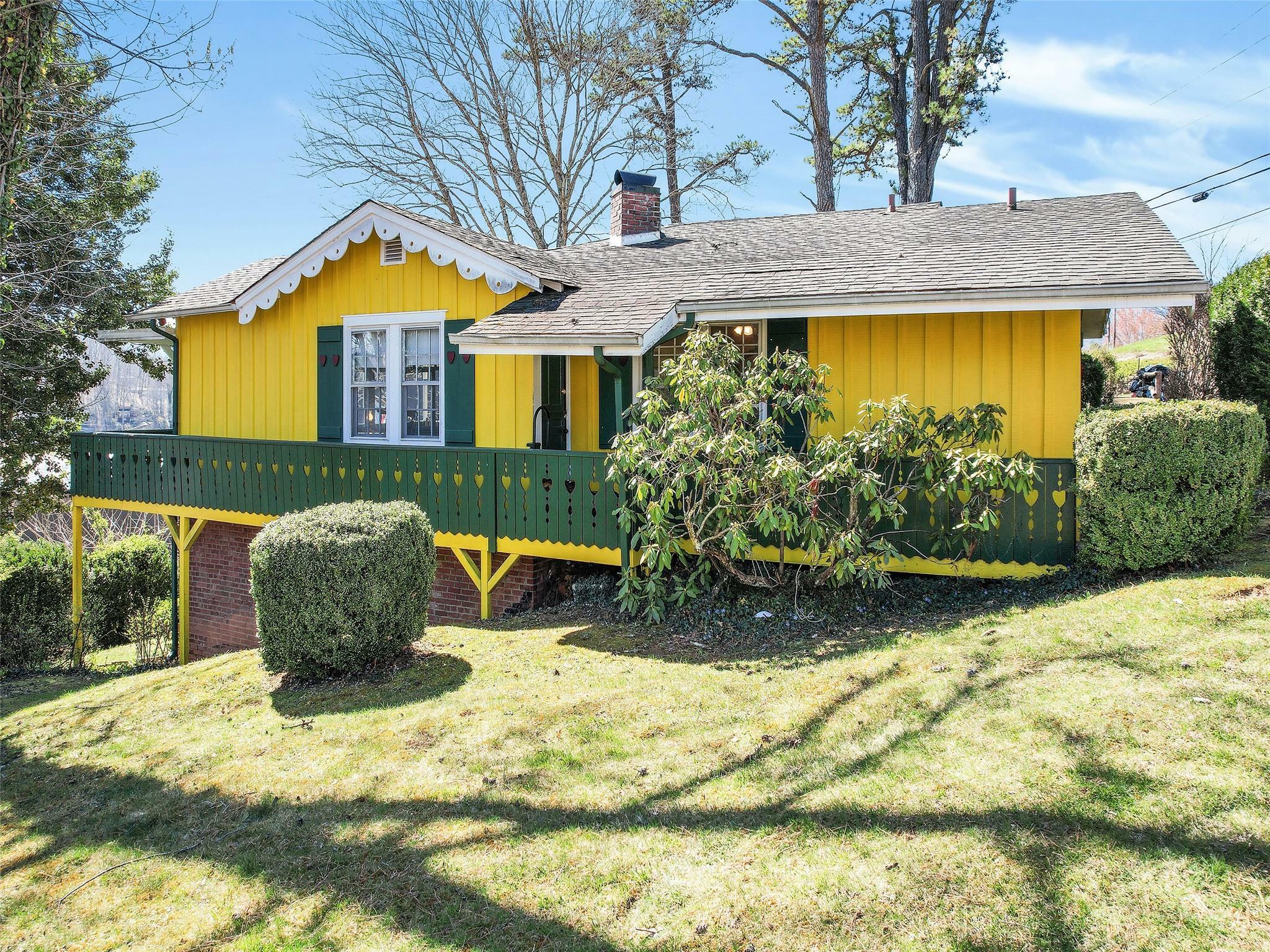 Property Photo: 426 Oxford Road NC 28745