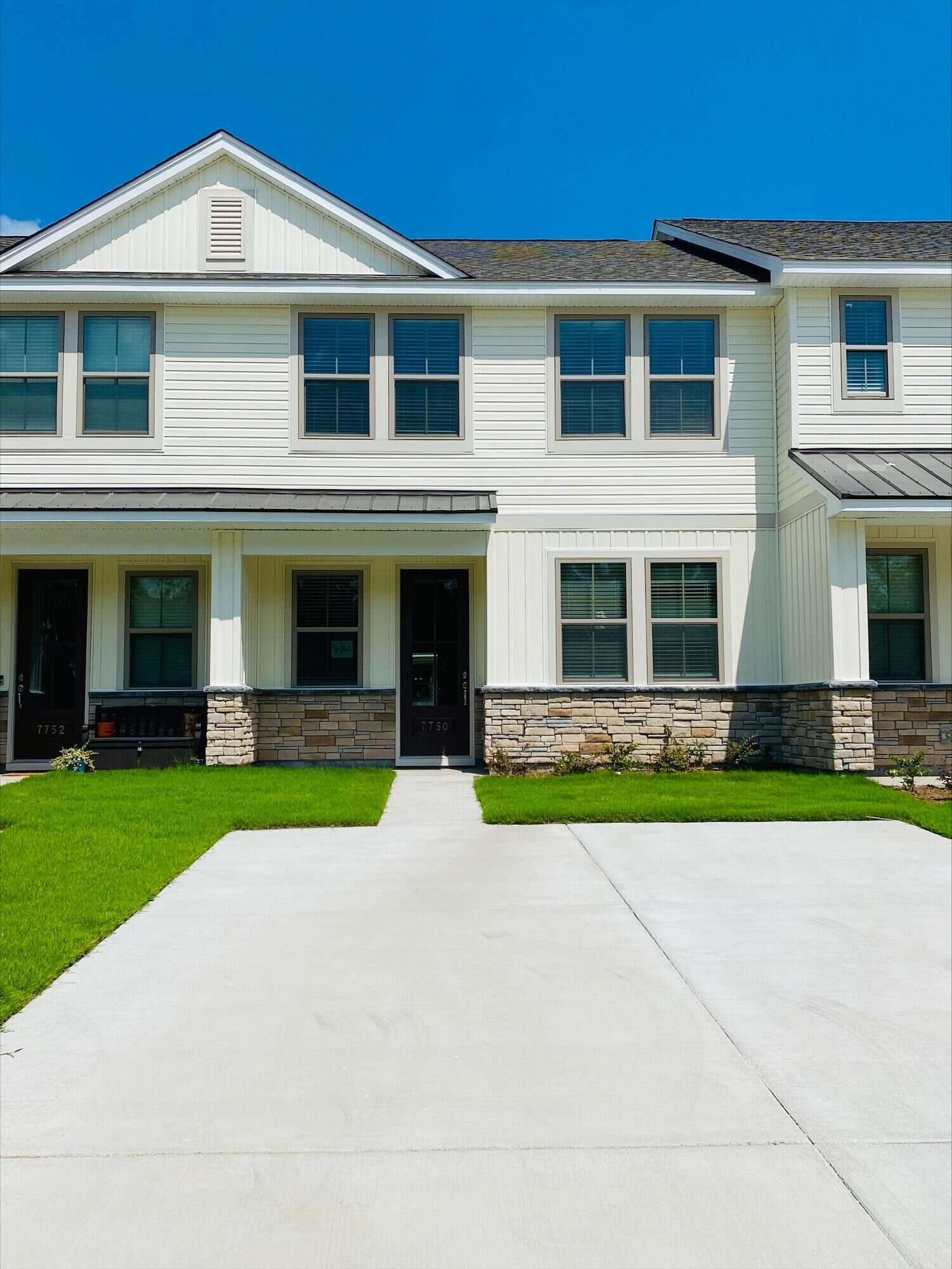 Property Photo: 7725 Park Gate Drive SC 29418