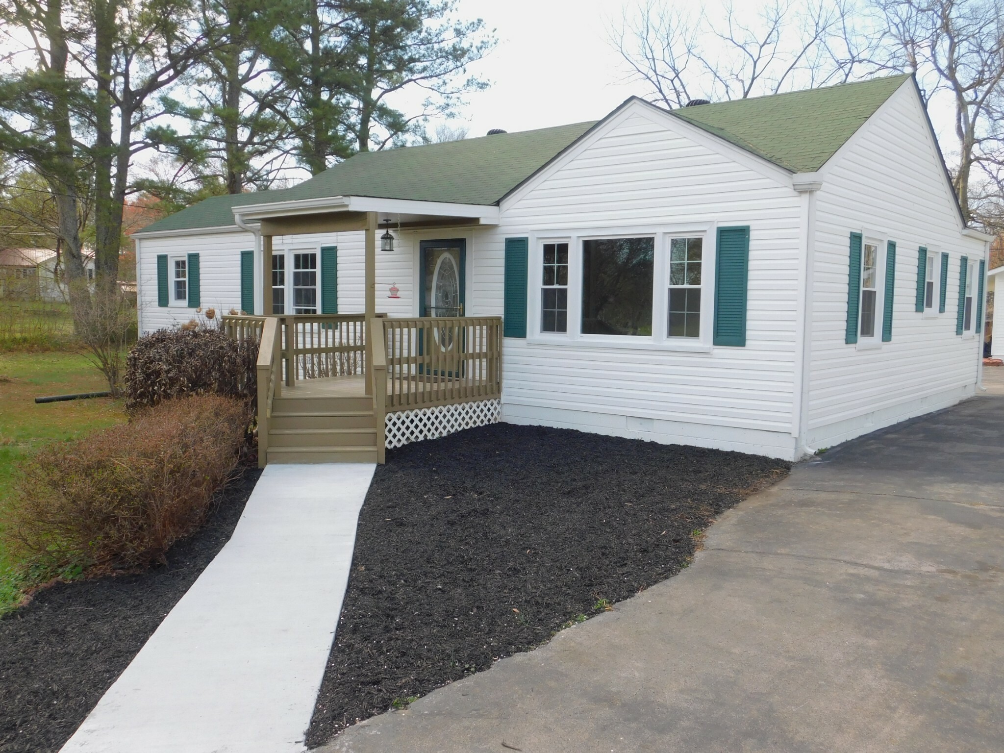 Property Photo:  206 Anderson Dr  TN 37388 