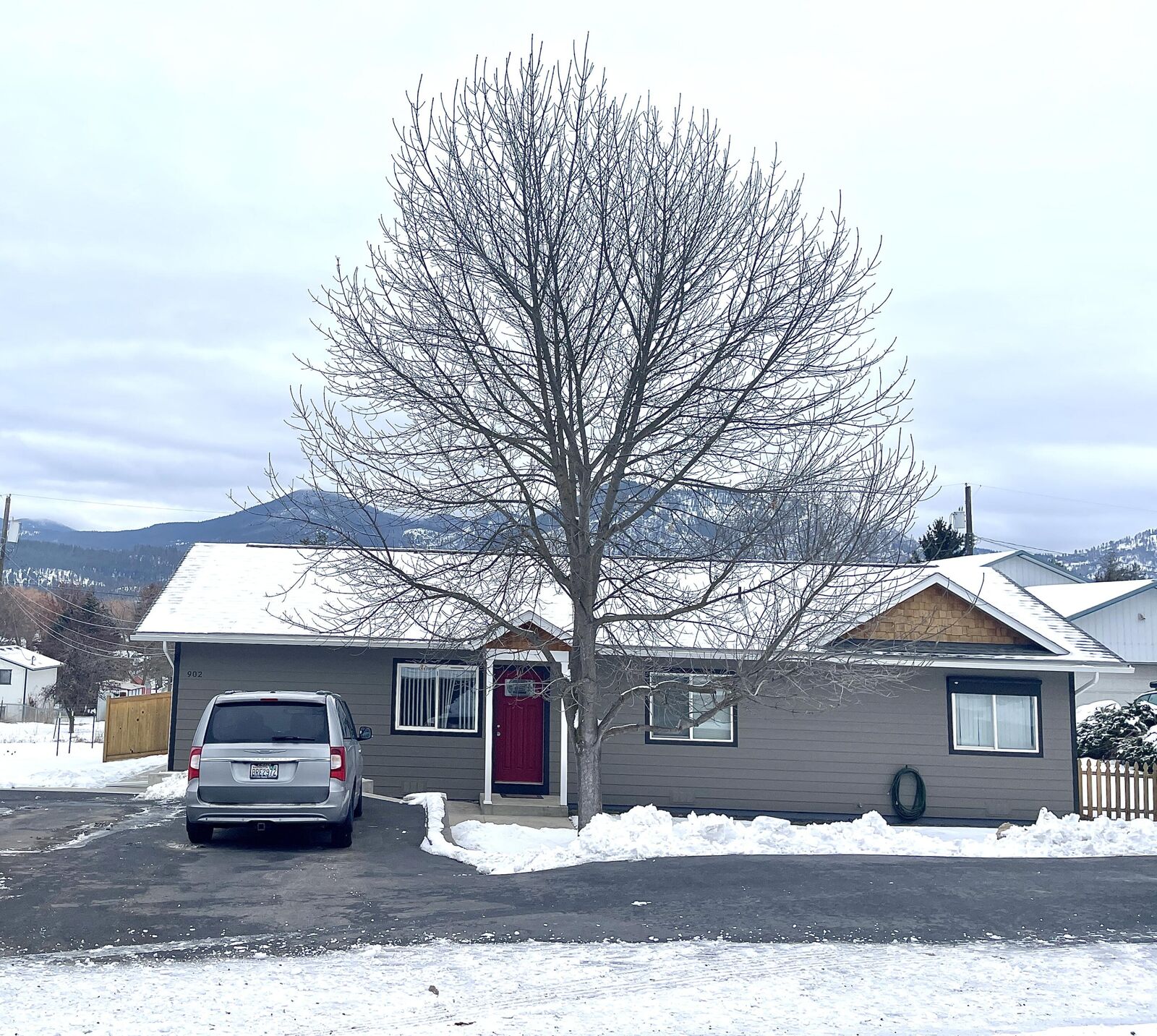 Property Photo: 902 N West St WA 99109