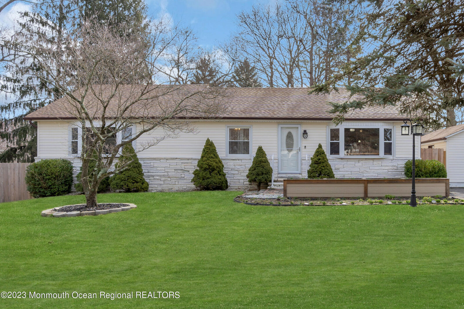 Property Photo:  17 Laurel Avenue  NJ 08527 