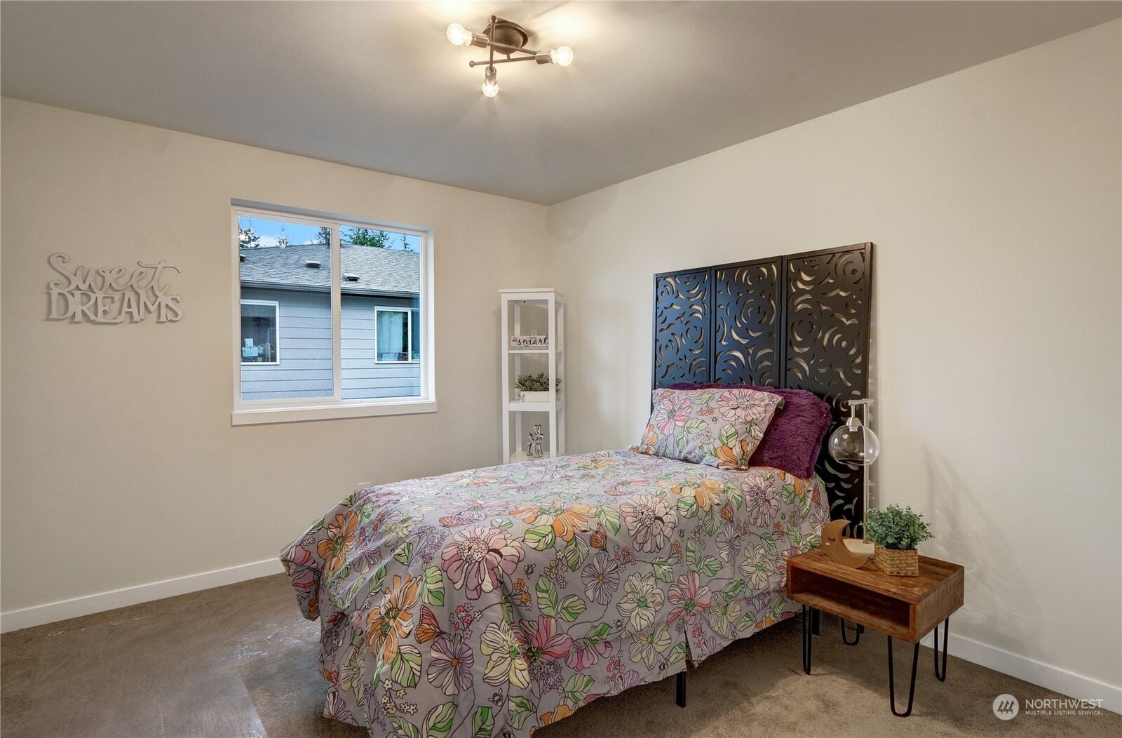 Property Photo: 13710 Ash Way B4 WA 98204