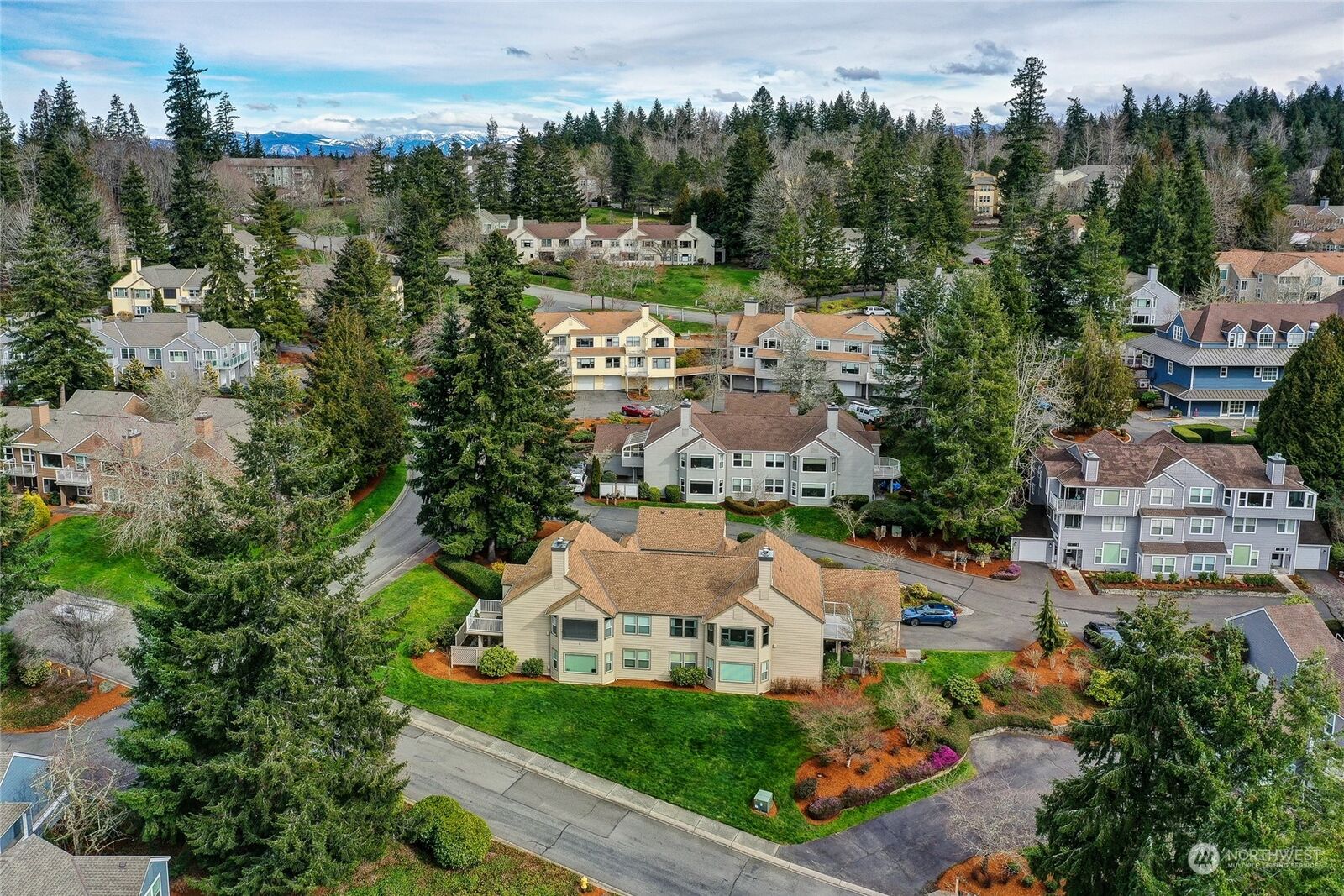 Property Photo:  4111 221st Place SE  WA 98029 