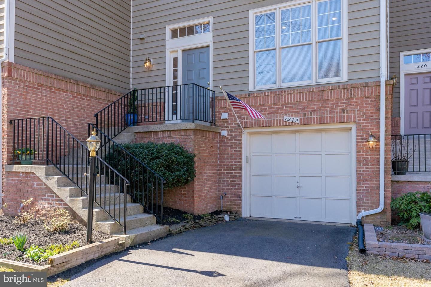 Property Photo: 1222 Weatherstone Court VA 20194