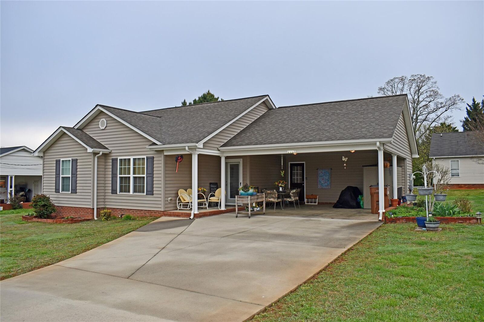 Property Photo:  2117 Boggs Street  NC 28092 