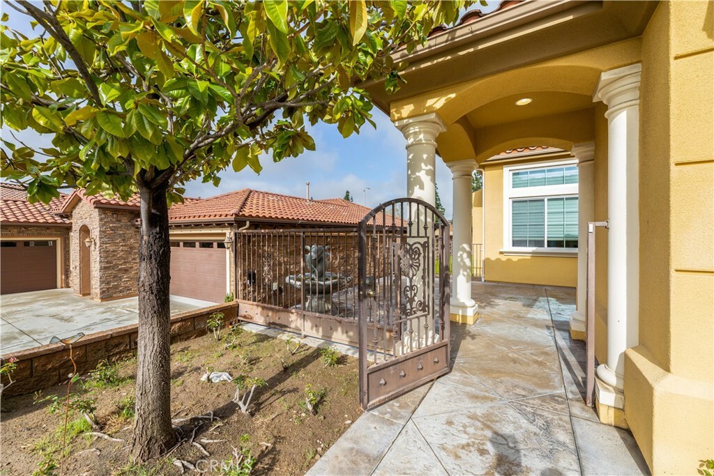 Property Photo: 20051 Umbria Way CA 92886