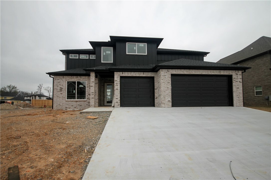 Property Photo: 4310 S 87th Street AR 72713