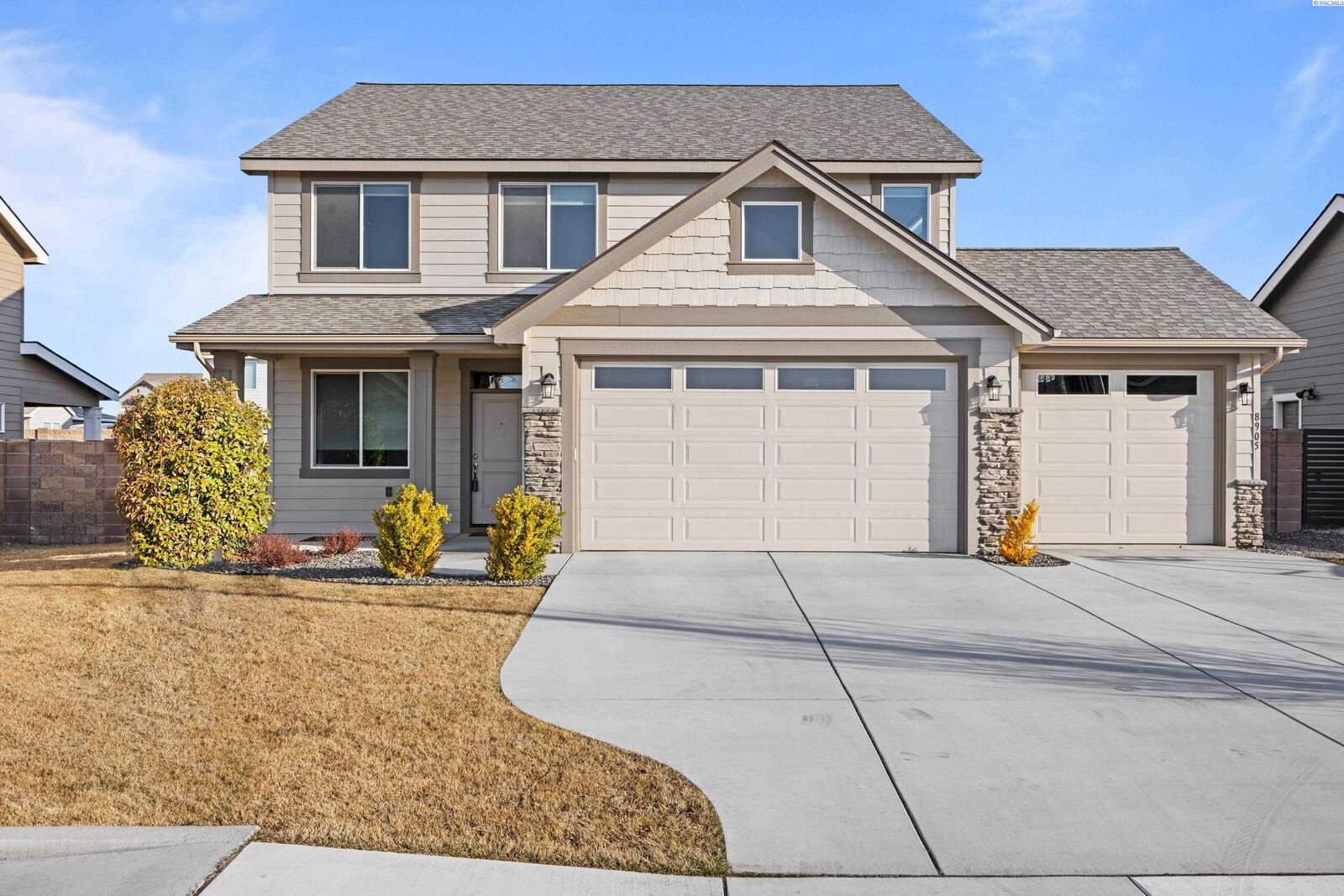 Property Photo:  8905 Grandview Dr  WA 99301 