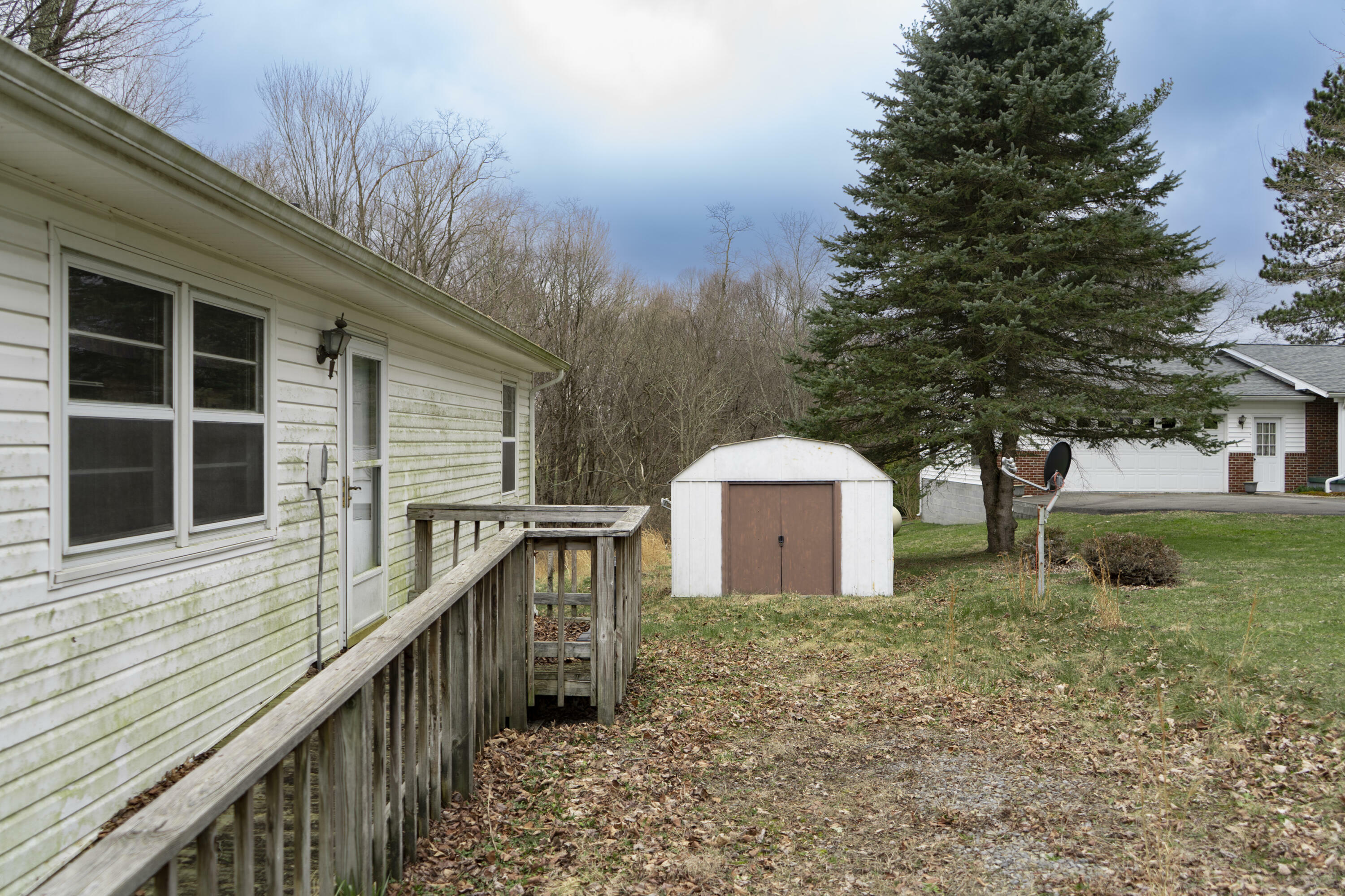 Property Photo:  1158 Leivasy Rd  WV 26681-4040 