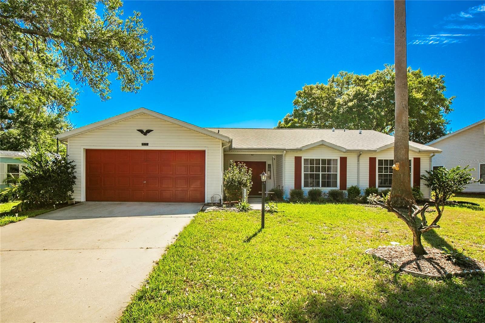 Property Photo:  25720 Oak Alley  FL 34748 