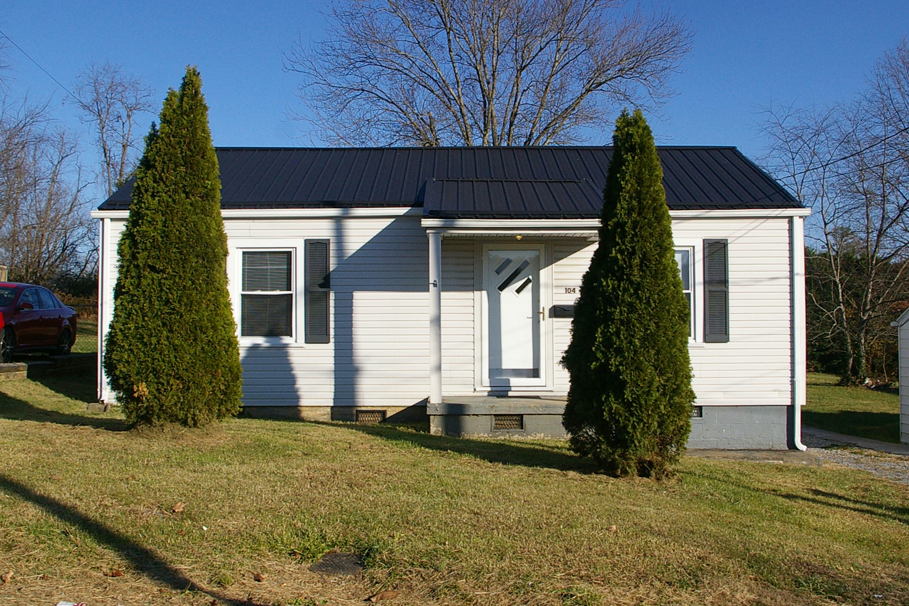 Property Photo:  104 South North Street  TN 37604 