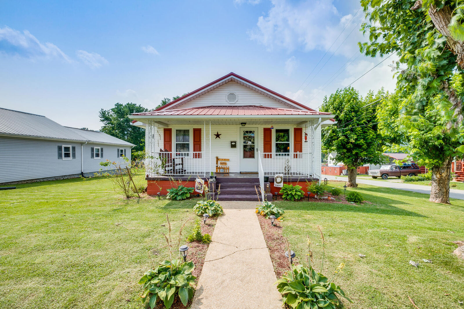 Property Photo:  953 Prince Avenue  TN 37650 