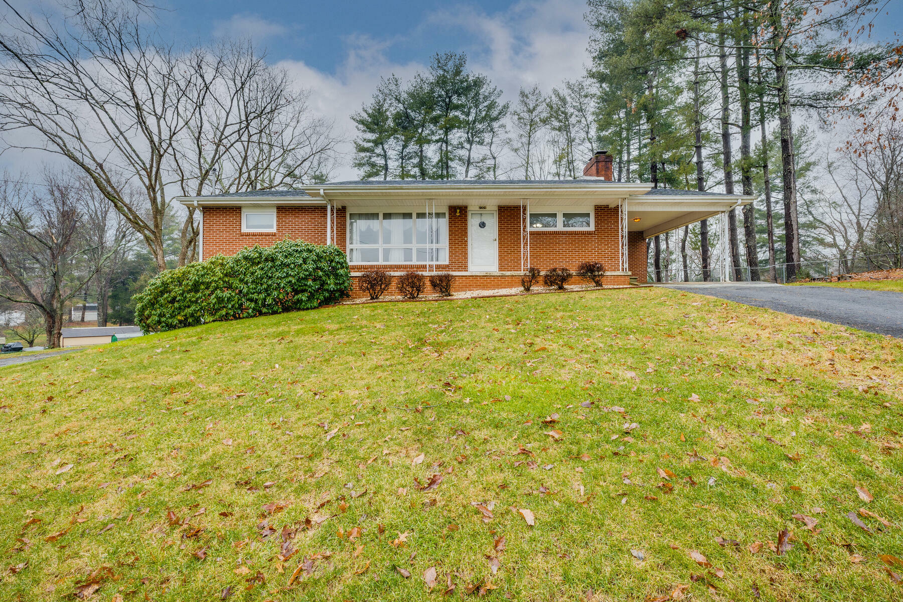 Property Photo:  2309 Larkspur Drive  TN 37604 