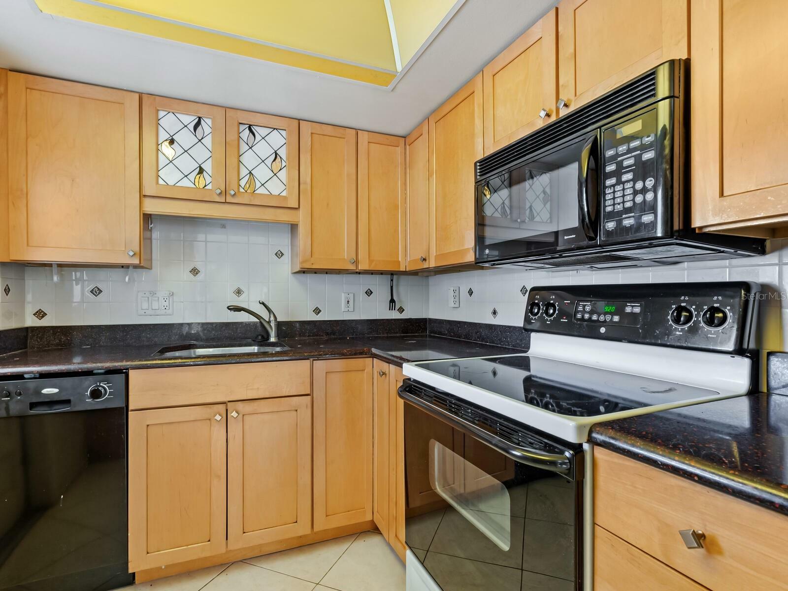 Property Photo:  2217 Bayshore Gardens Parkway  FL 34207 