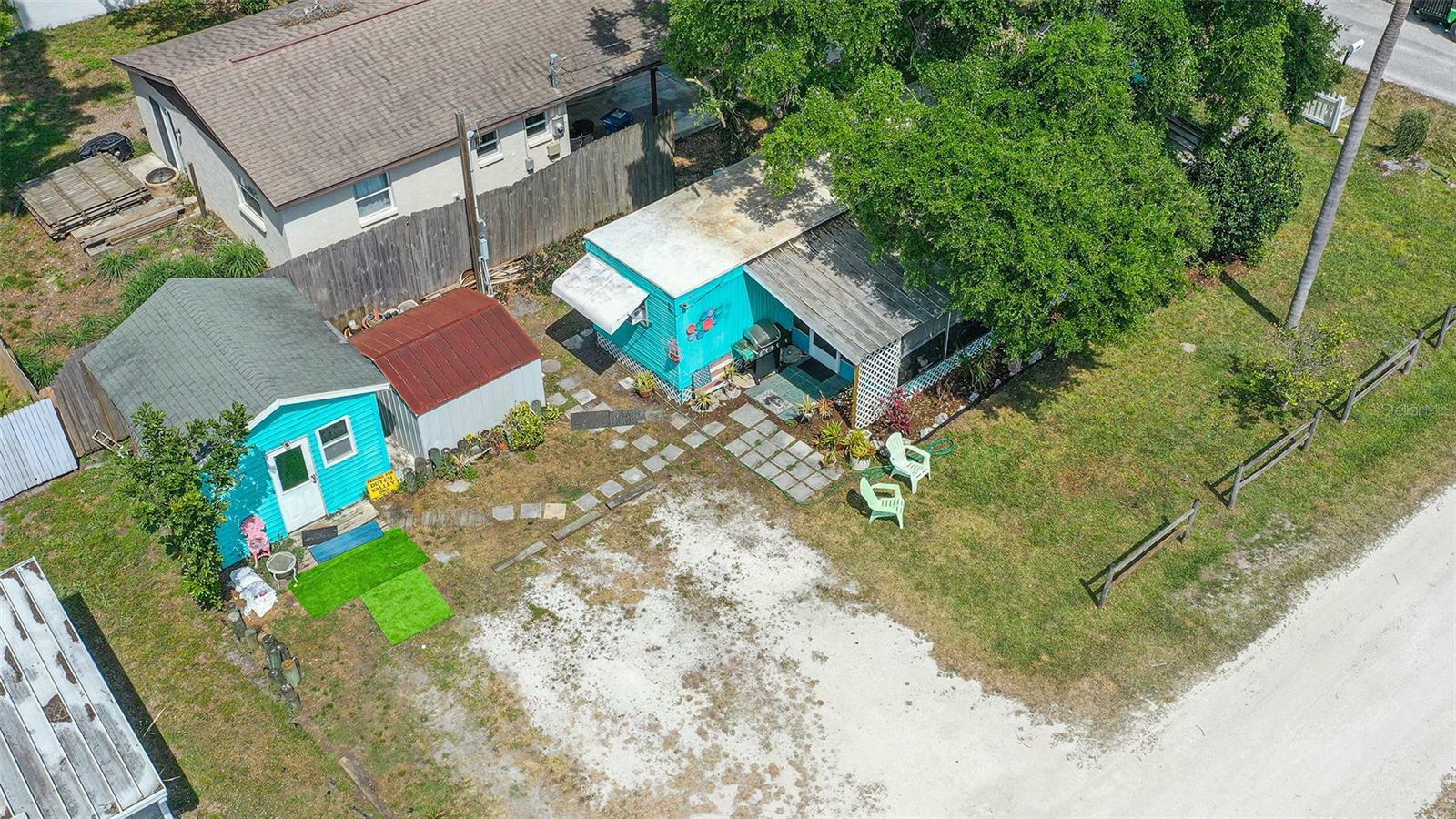 Property Photo:  4060 Rockefeller Avenue  FL 34231 