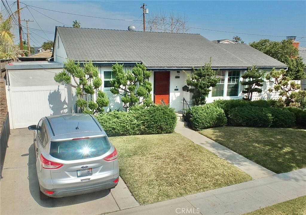 Property Photo:  1916 Litchfield Avenue  CA 90815 