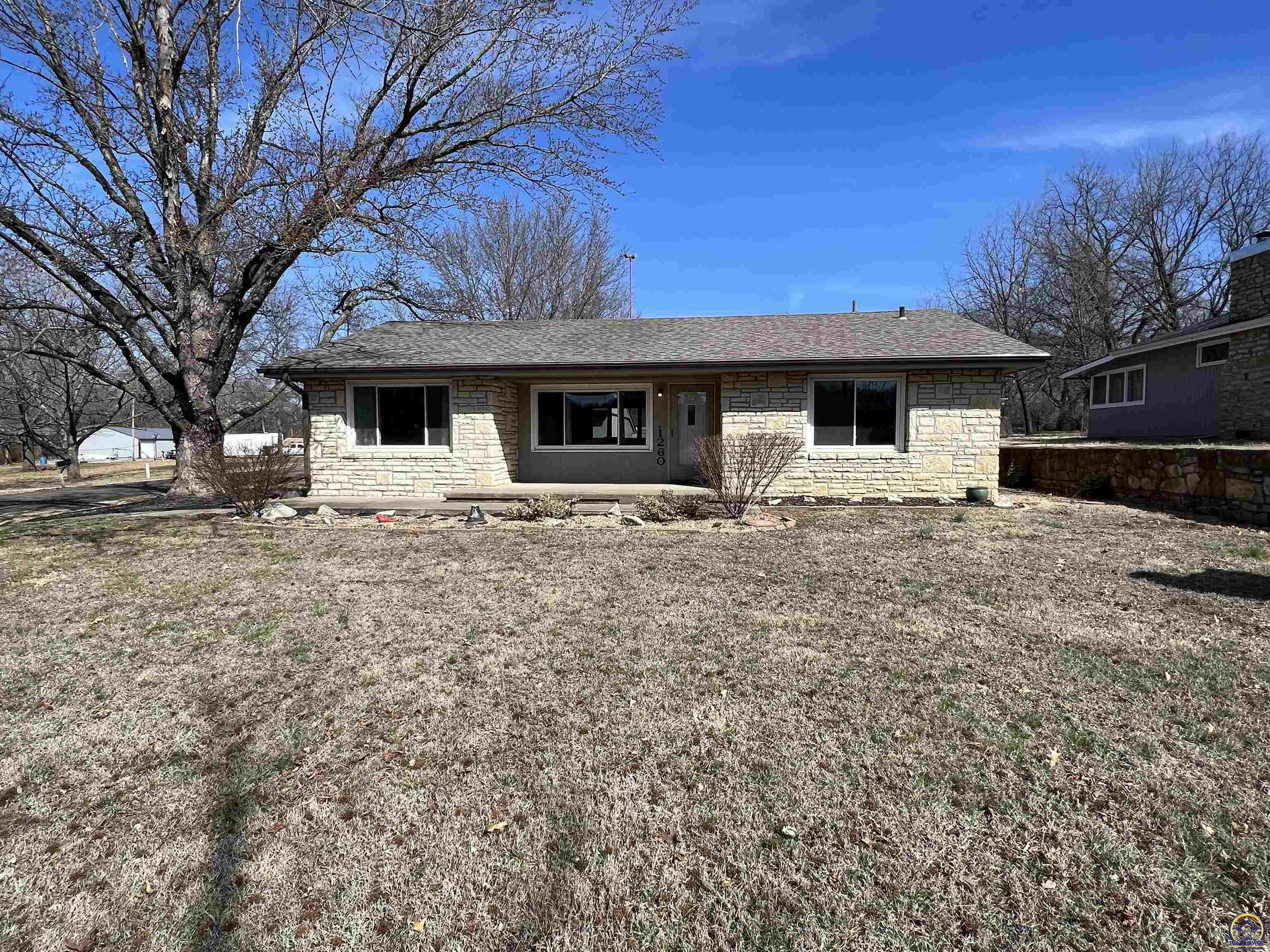 Property Photo:  1260 NW 35th St  KS 66618 