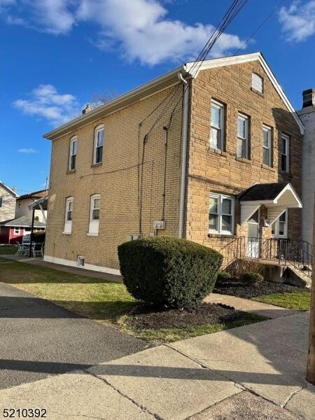 Property Photo:  10 Irving Pl  NJ 07026 