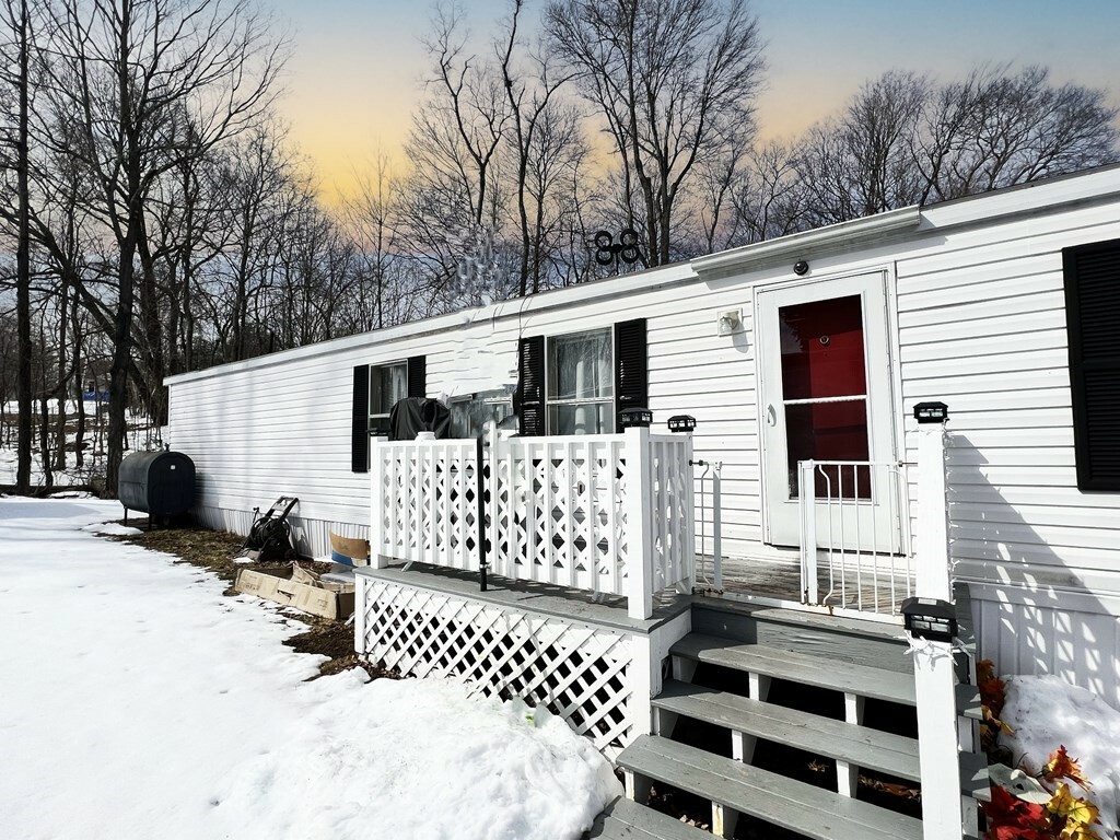 Property Photo:  18 Maple St 30  MA 01463 