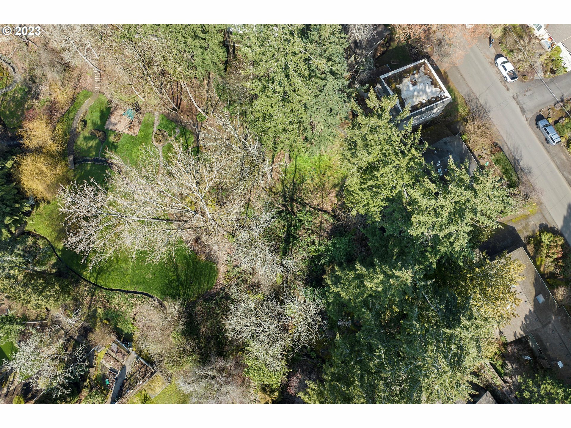 Property Photo: 644 Ellis Ave OR 97034