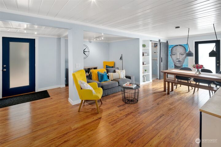 Property Photo:  21108 1st Avenue S  WA 98198 