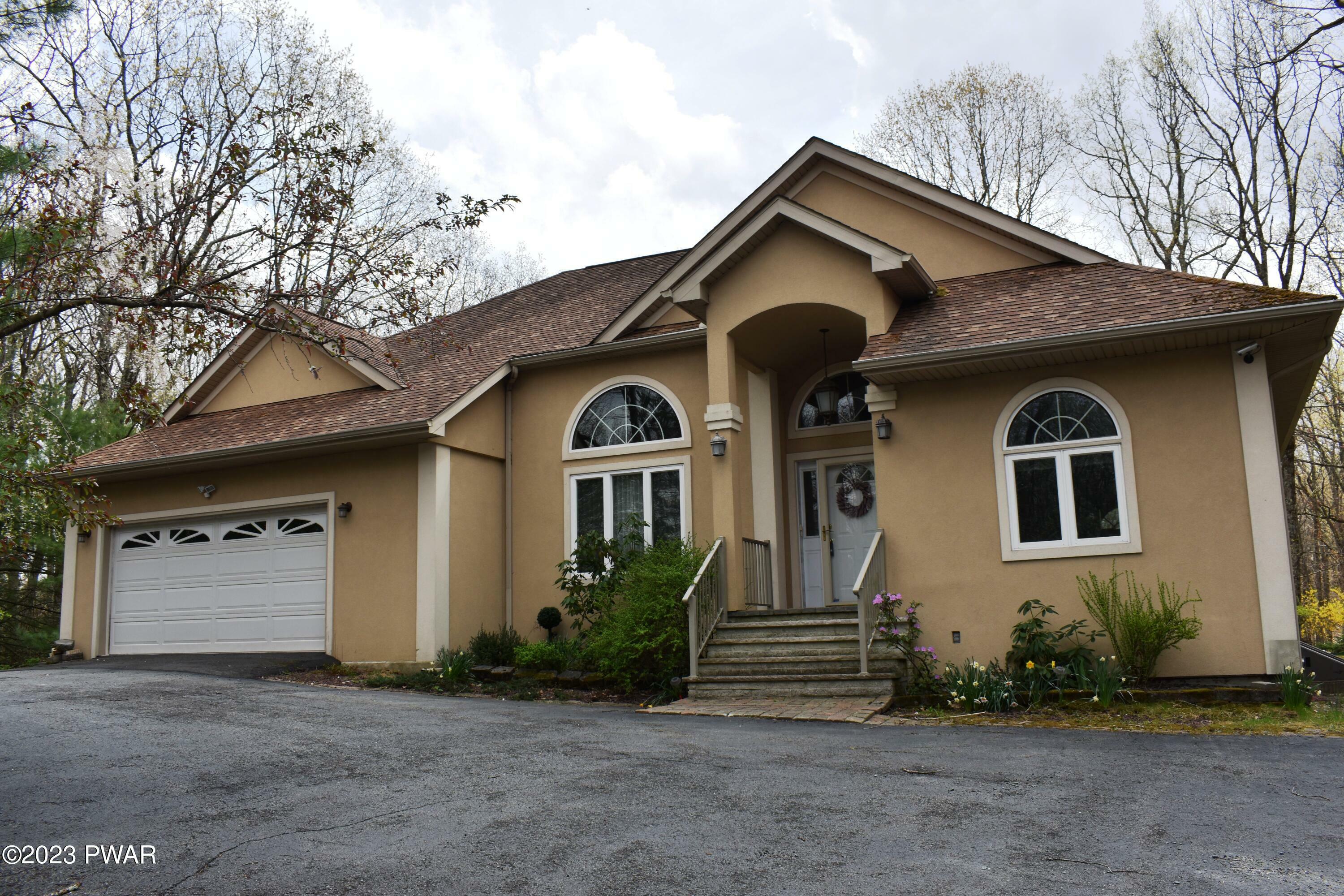 Property Photo:  405 Forest Drive  PA 18428 